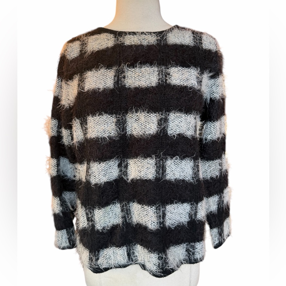 NWOT 1980s Rochelle California Black & White Buffalo Plaid Fuzzy “Eyelash” Knit